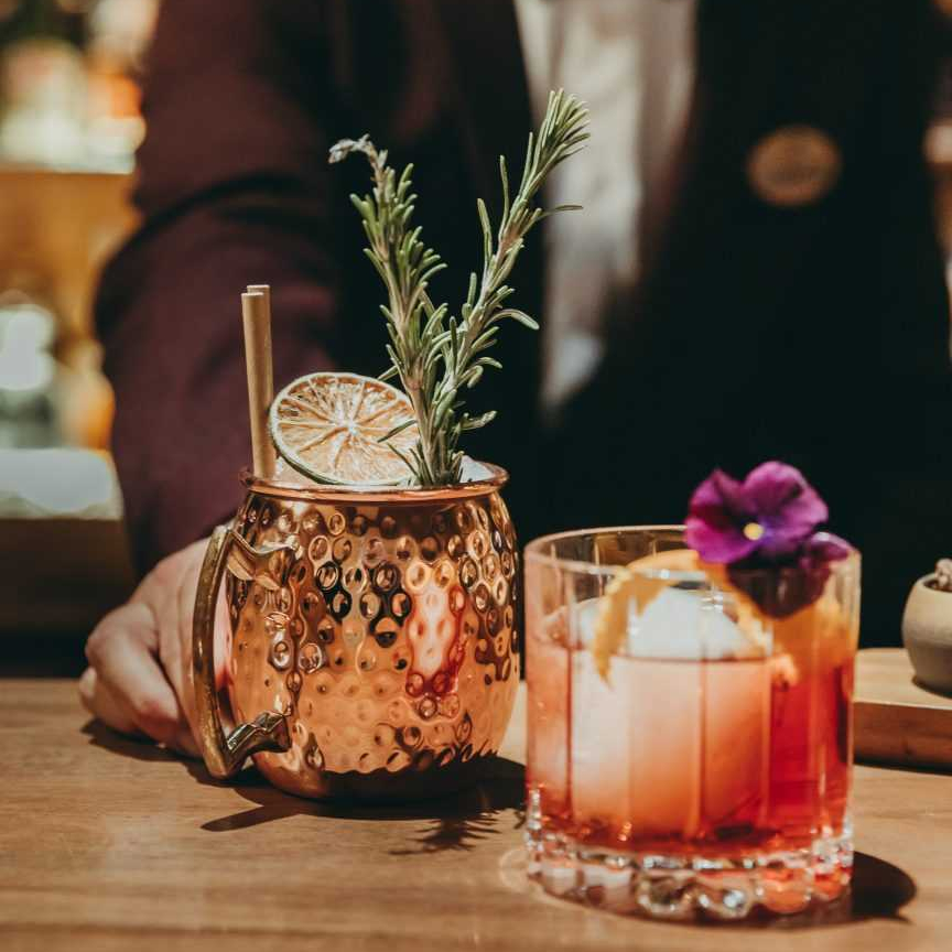 Moyen Le Bar Cocktail 1